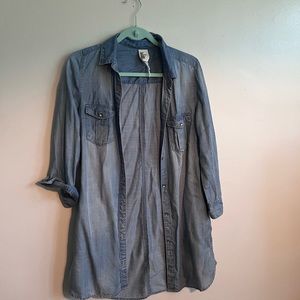 H&M chambray button up tunic. Great for layering or as a swim coverup!